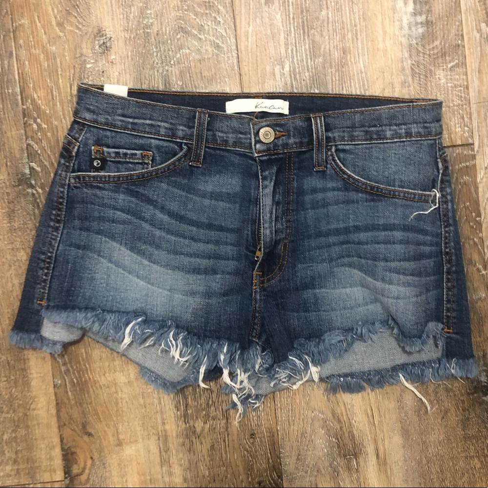 Cute denim shorts!